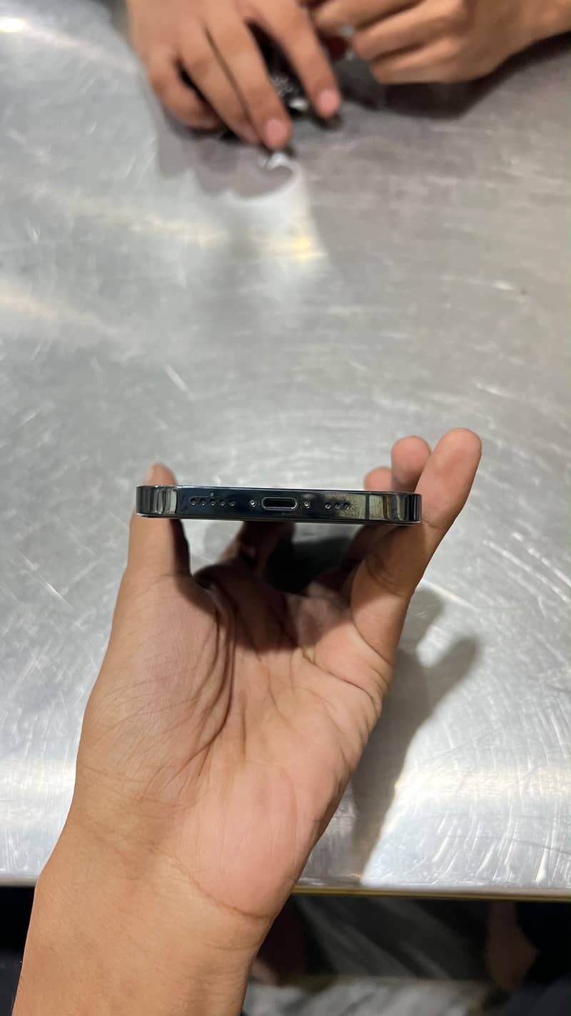 Apple iPhone 12 Pro 1
