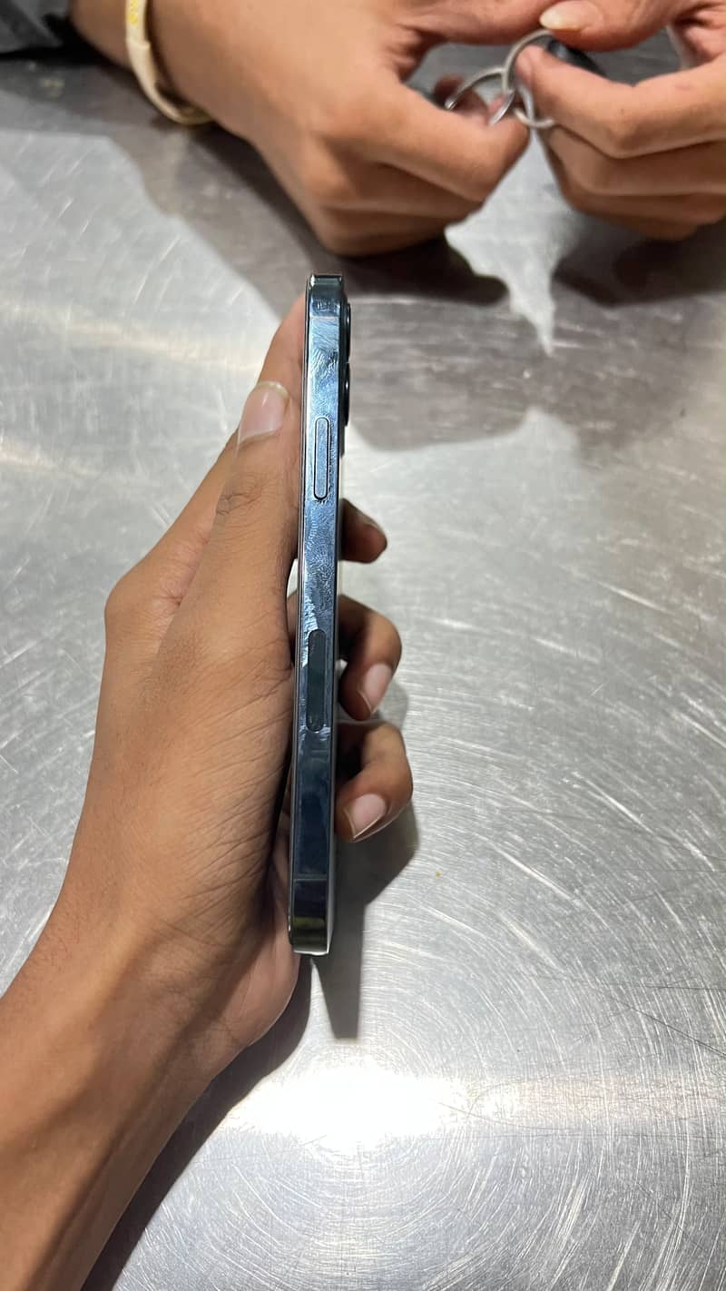 Apple iPhone 12 Pro 4