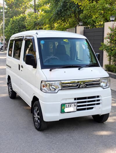 MITSUBISHI MINICAB 2016