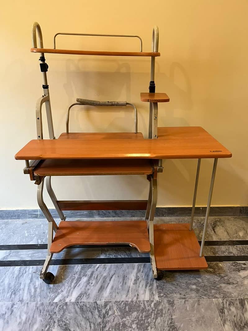 Computer Table 0