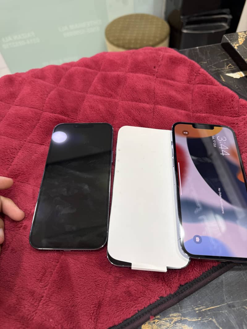 Apple iPhone 13 Pro Max 4