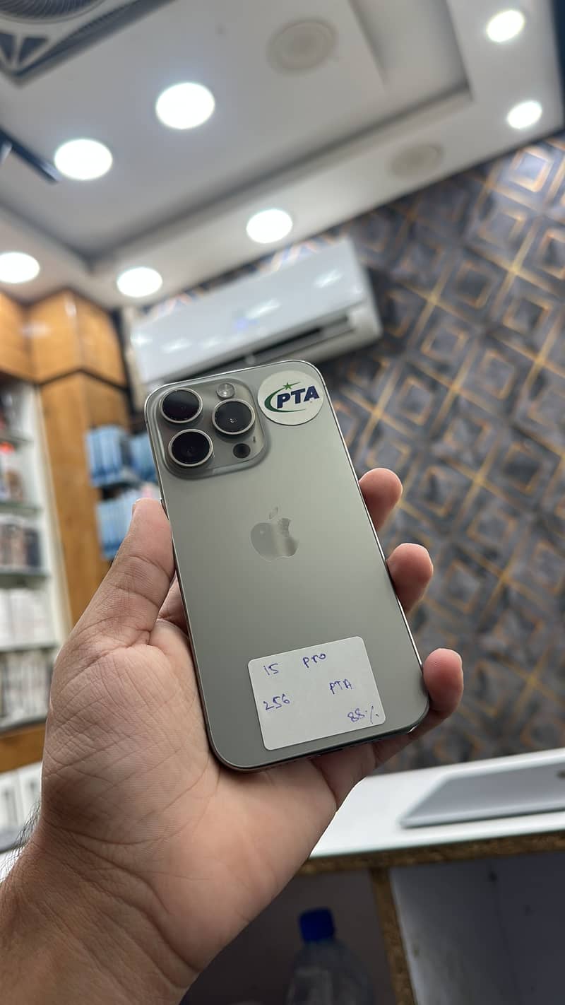 Apple iPhone 15 Pro 0