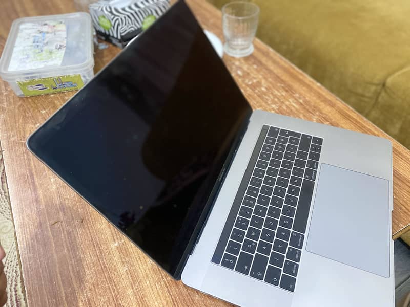 Macbook pro 2017 15" 3