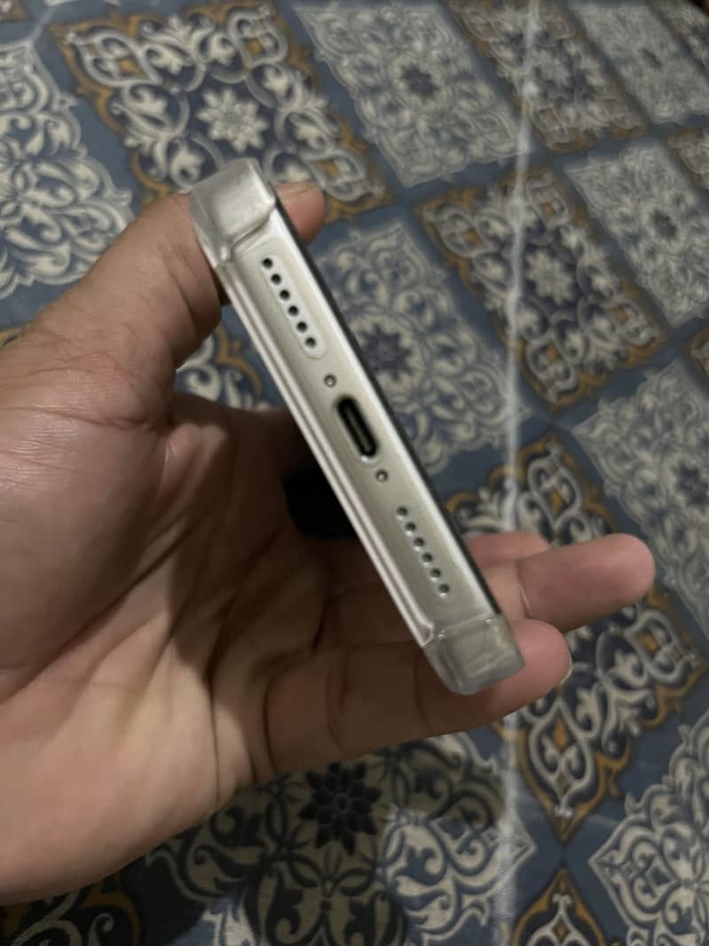 Apple iPhone 17 Pro Max 4