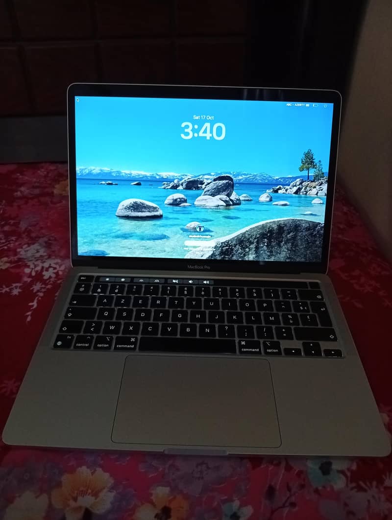 MacBook Pro 0