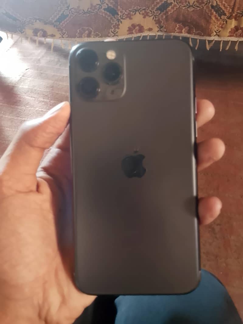 Apple iPhone 11 Pro 1