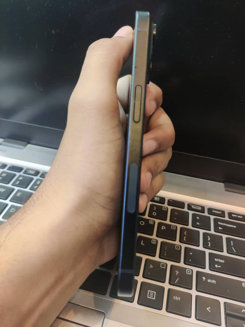 Apple iPhone 15 5