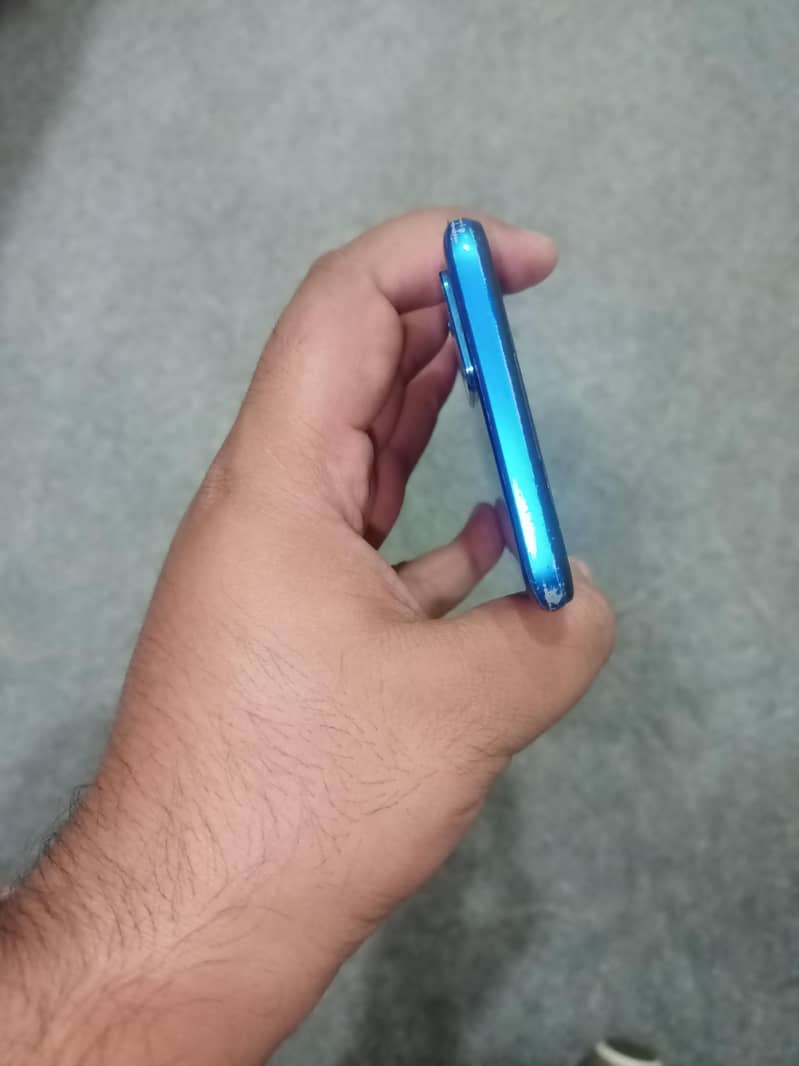 OPPO A54 4