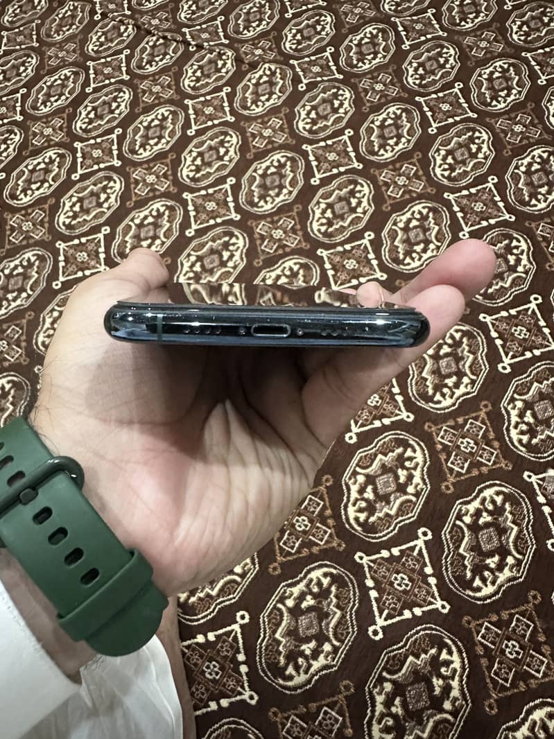 Apple iPhone 11 Pro Max 0