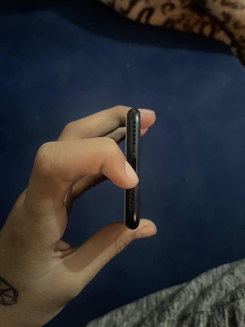 Apple iPhone SE3 1