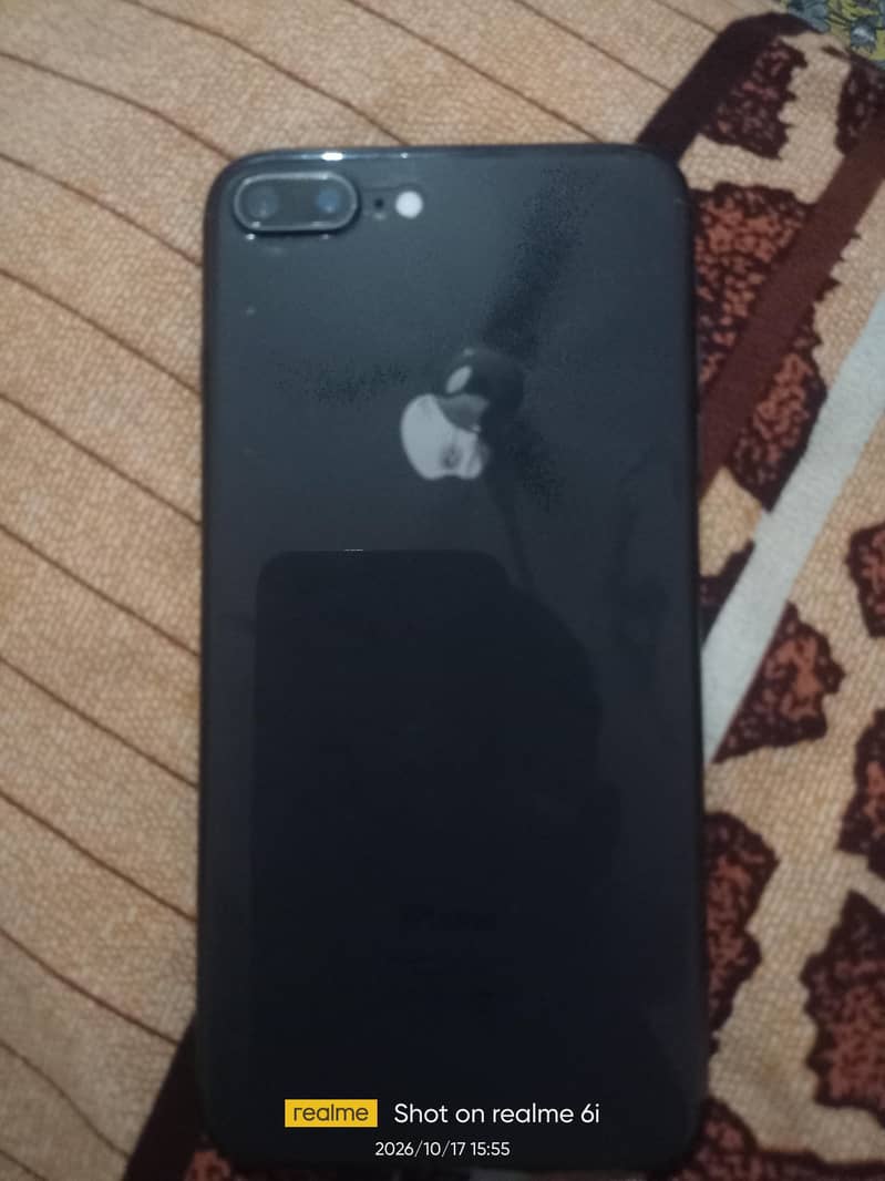 Apple iPhone 8 Plus 1