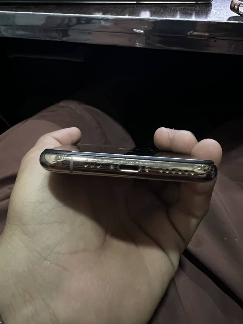 Apple iPhone 11 Pro 2