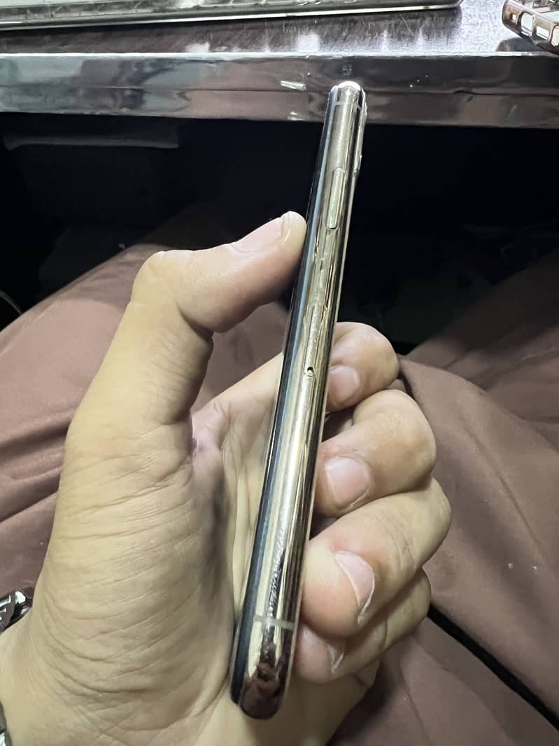 Apple iPhone 11 Pro 3