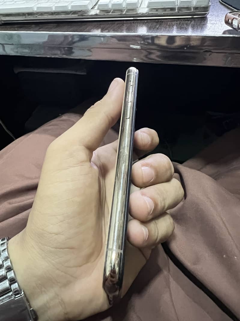 Apple iPhone 11 Pro 7