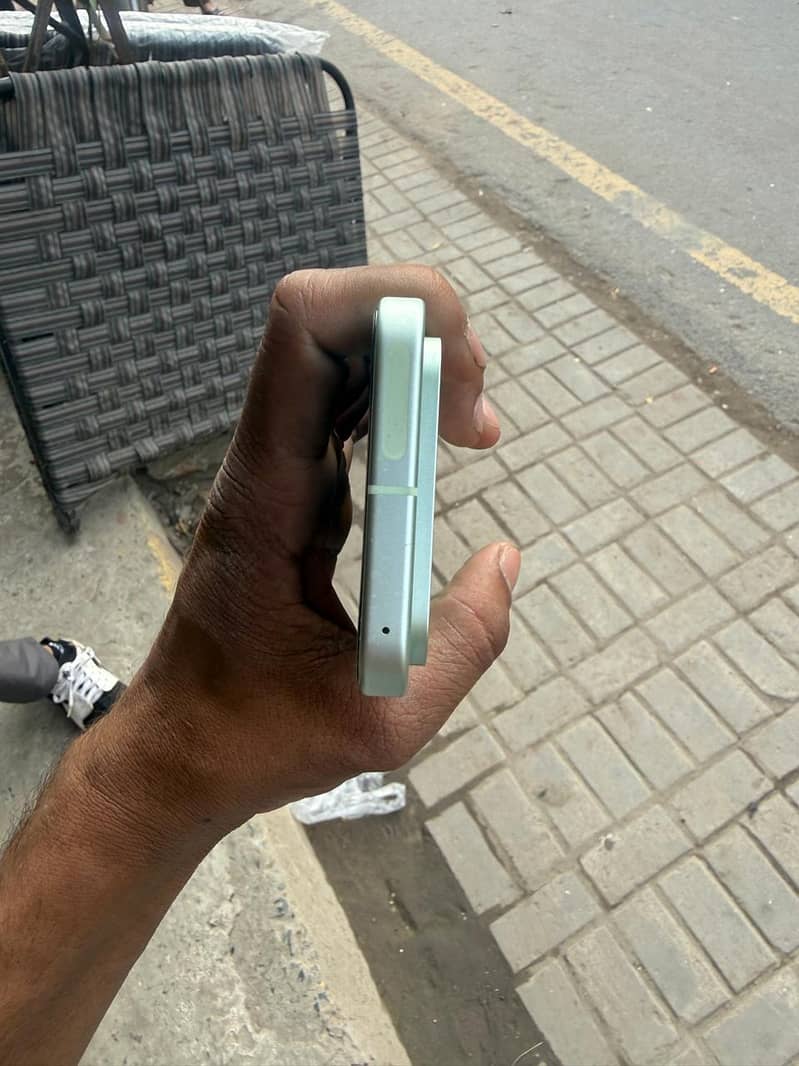 Google Pixel 9 3