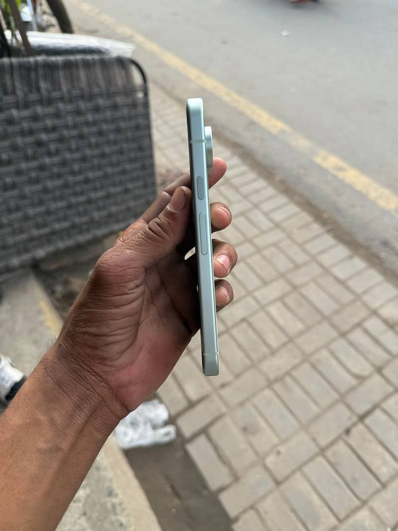Google Pixel 9 4