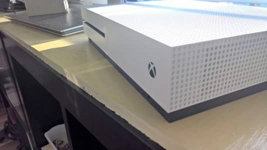 xbox one s , 1 TB , with orignal controller and games