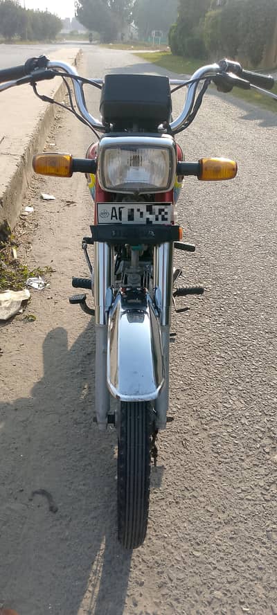 Honda C70 use But New condition 03238497807/03187136620