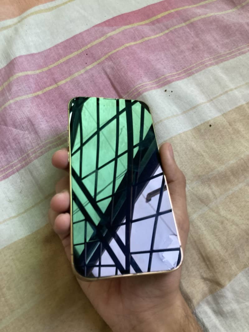 Apple iPhone 13 Pro 4