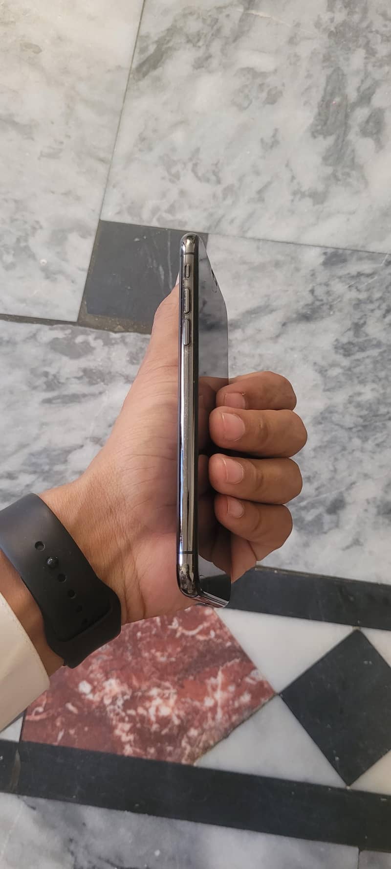 Apple iPhone X 4