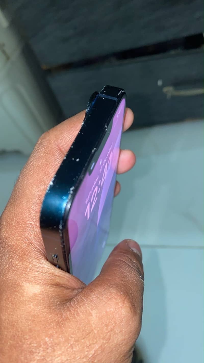 Apple iPhone 14 4