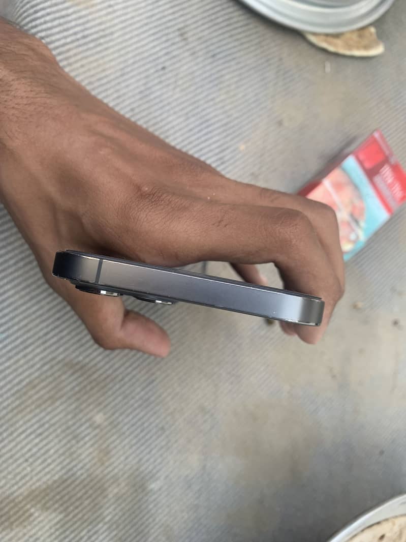 Apple iPhone 12 Pro Max 3
