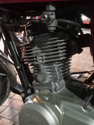 bike new look all ok ha bike ma Kise Kishan ka Kam Nahin hai tyre new