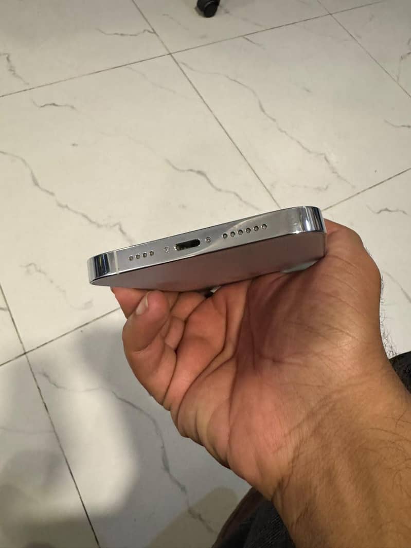 Apple iPhone 14 Pro Max 1