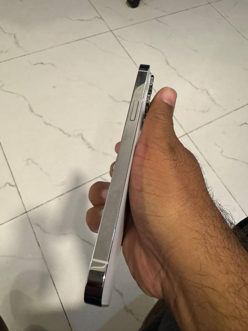 Apple iPhone 14 Pro Max 2