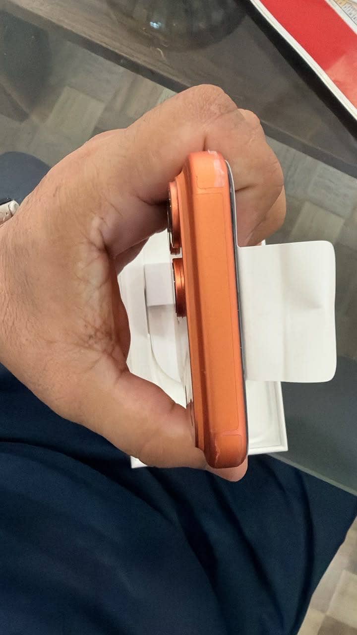 Apple iPhone 17 Pro Max 4