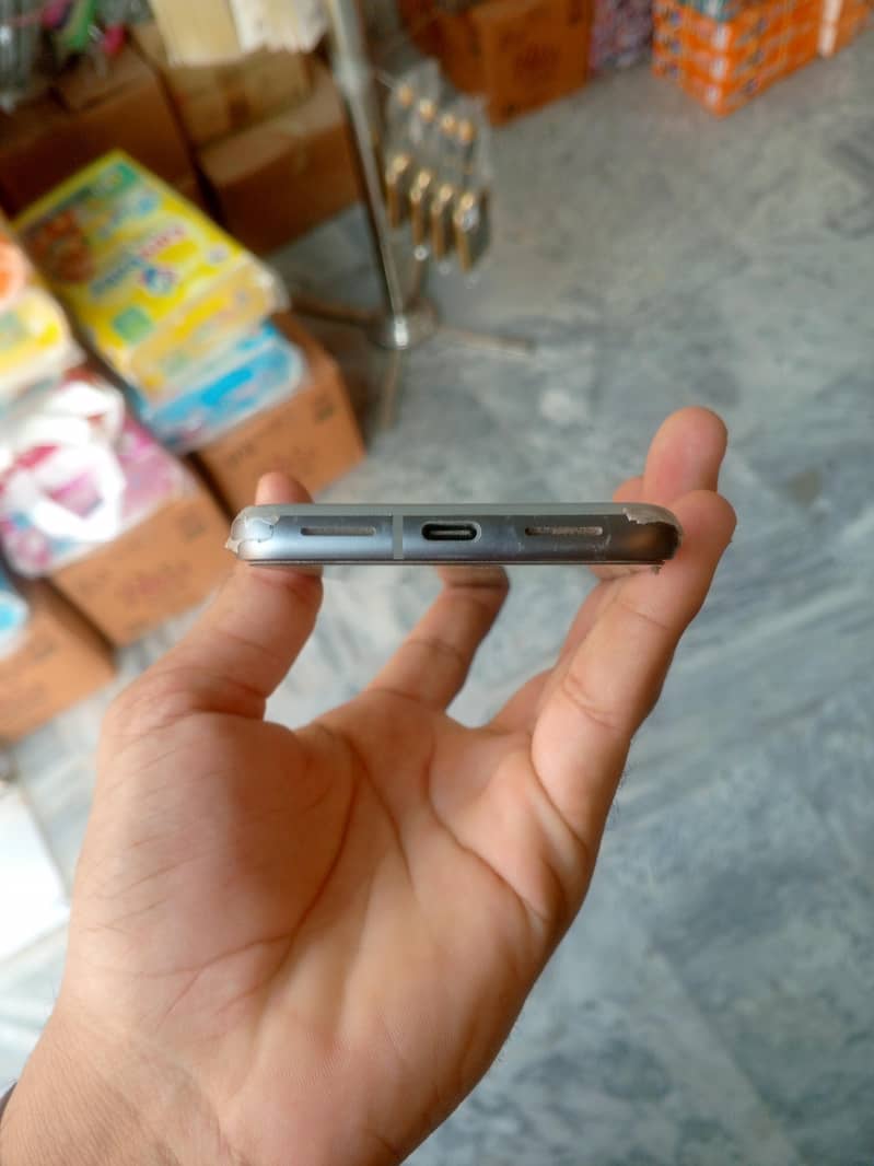 Google Pixel 8 2