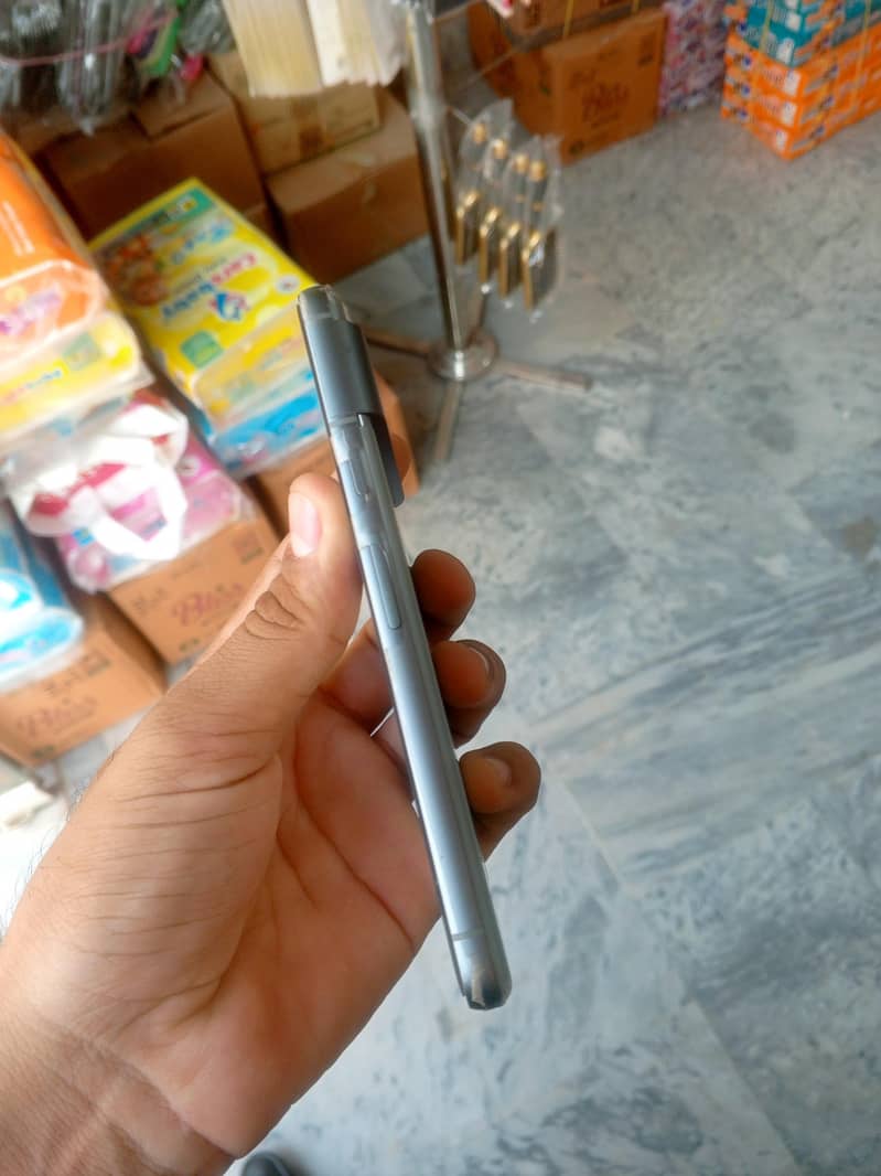 Google Pixel 8 3