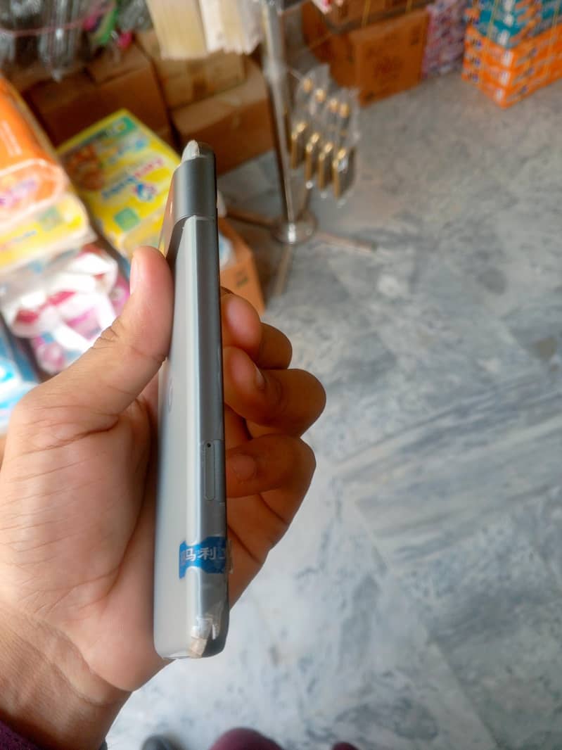 Google Pixel 8 4