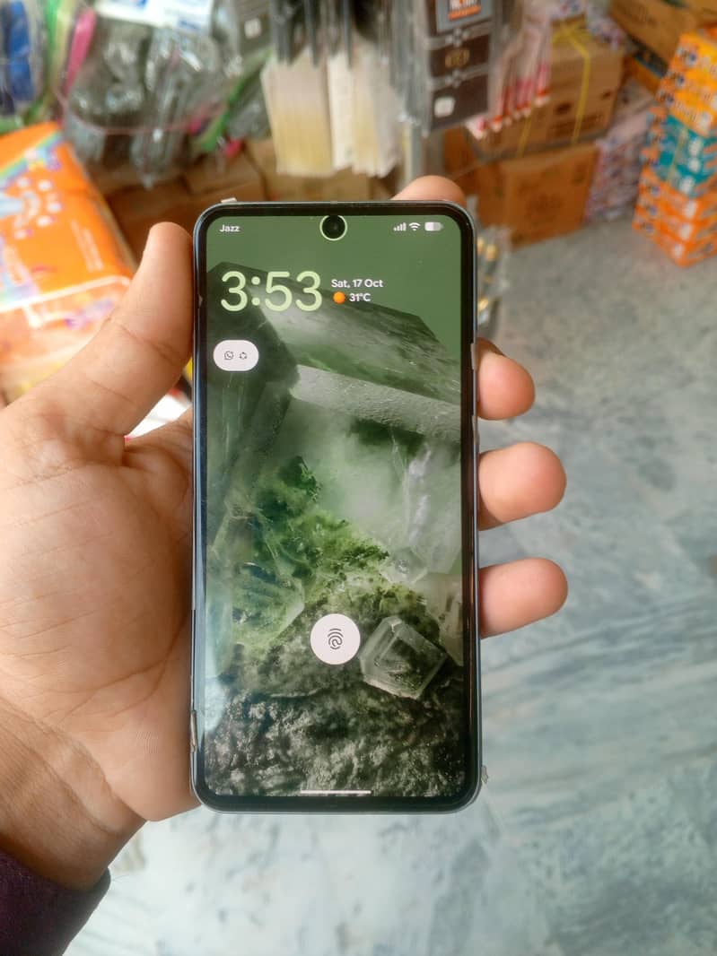 Google Pixel 8 5