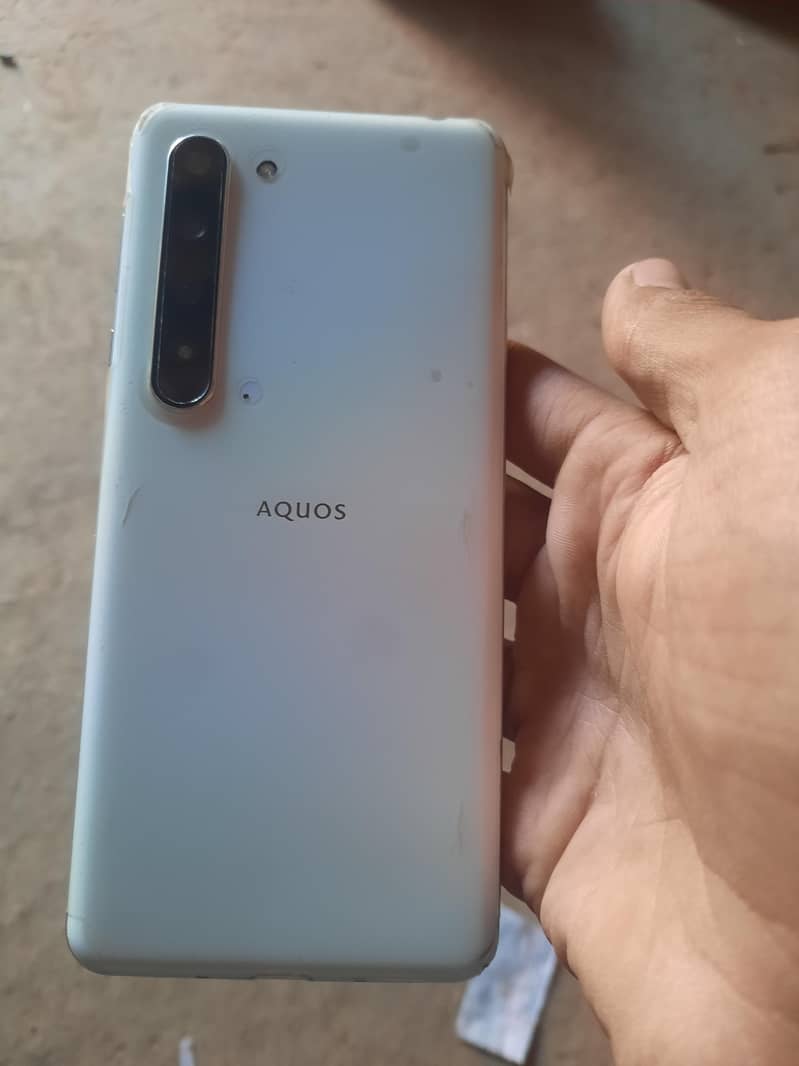 Sharp Aquos R5G 0