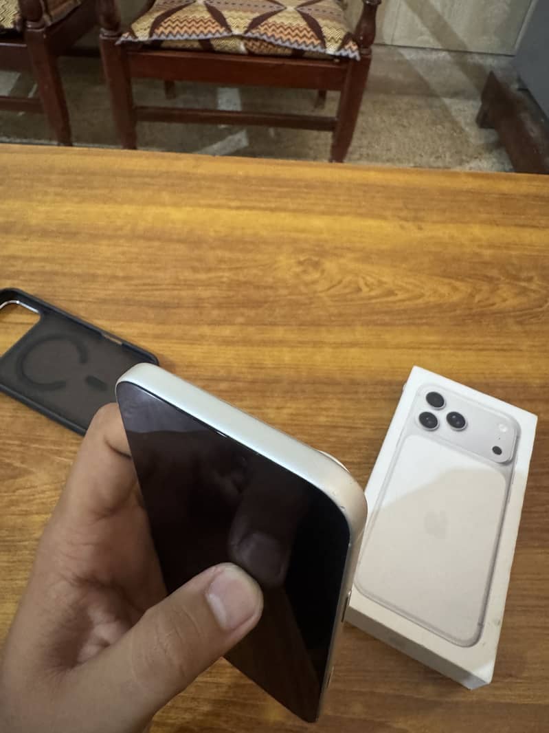 Apple iPhone 17 Pro Max 5