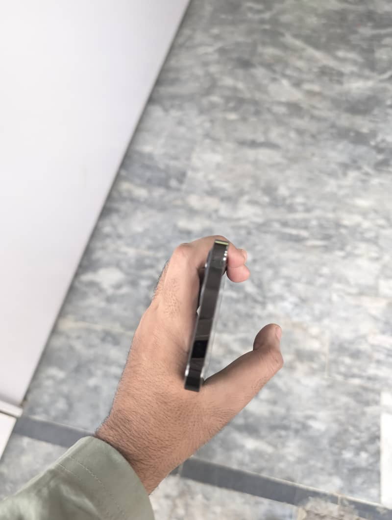 Apple iPhone 12 Pro 1
