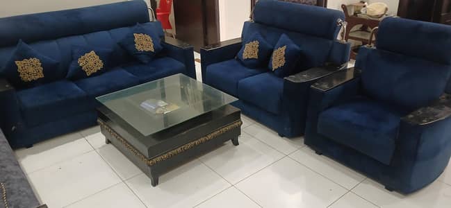 Sofa set with Table