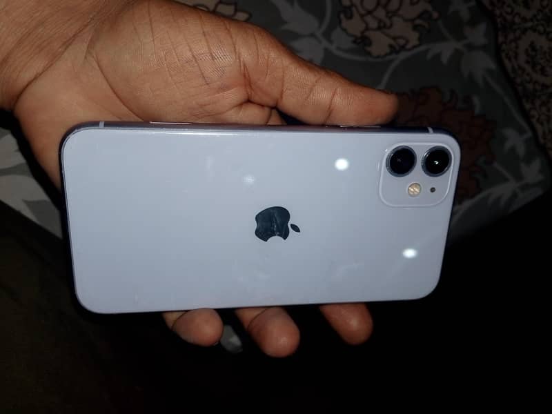 Apple iPhone 11 0