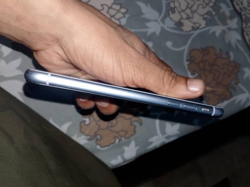 Apple iPhone 11 5