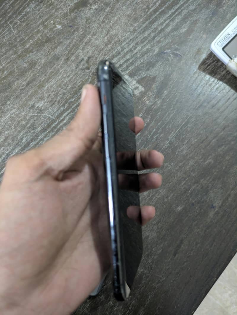 Apple iPhone 11 Pro 8