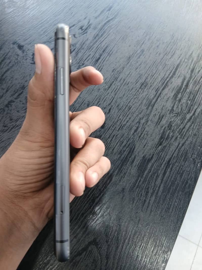 Apple iPhone 11 5