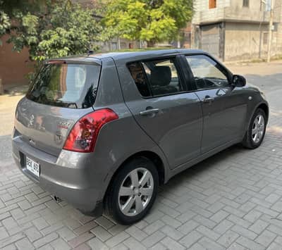 Suzuki Swift DLX 2015. Totel Genuine.