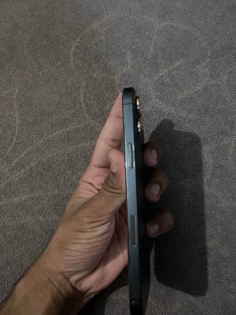Apple iPhone 12 Pro Max 1