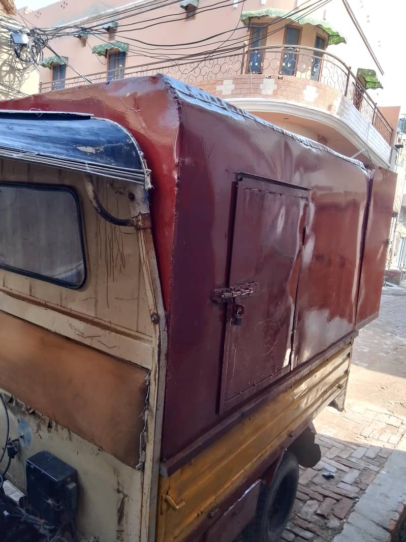 Auto cabin loader Rickshaw 3