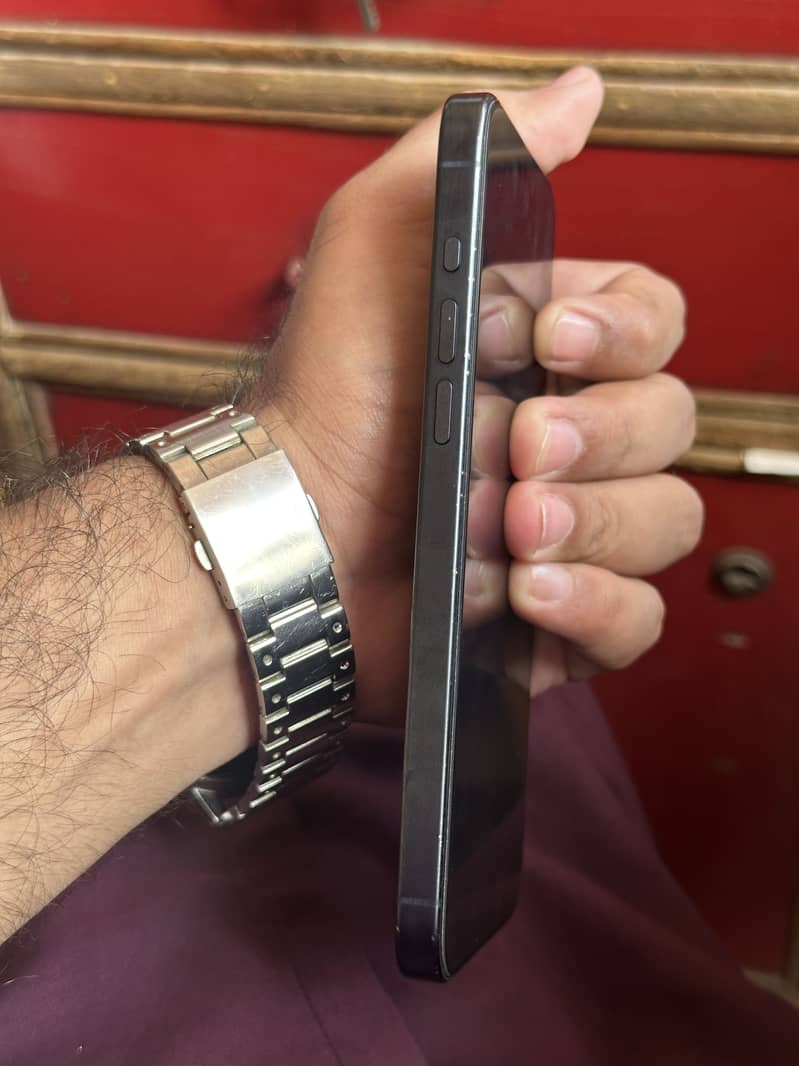 Apple iPhone 15 Pro Max 1