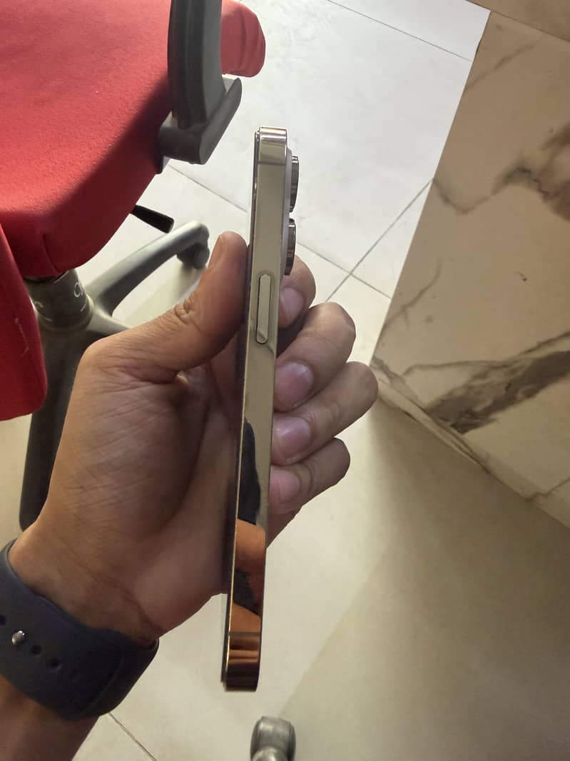 Apple iPhone 14 Pro 1