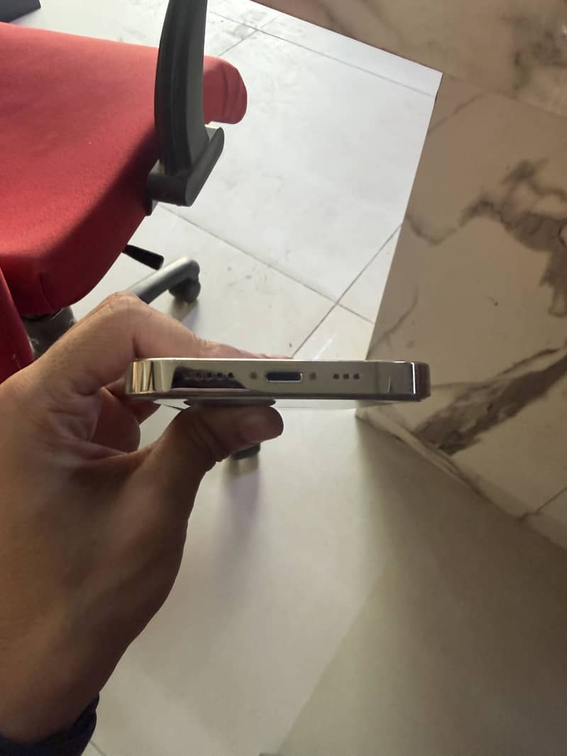 Apple iPhone 14 Pro 2