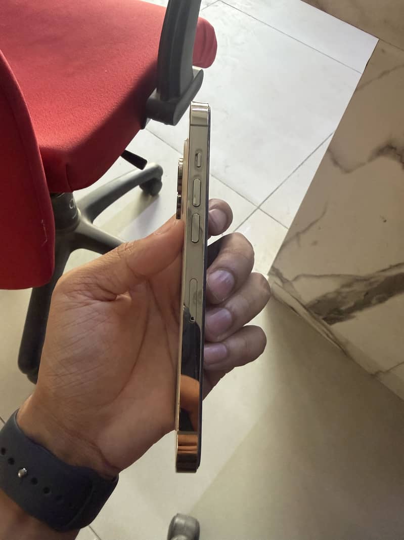 Apple iPhone 14 Pro 3