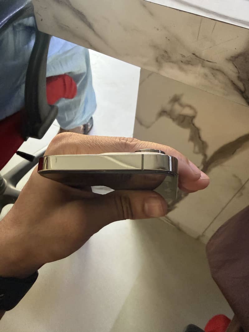 Apple iPhone 14 Pro 4